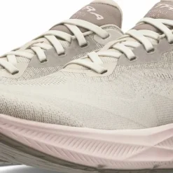 Altra Women's Experience Flow 3 Tan
