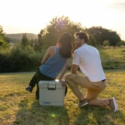 Coleman Cooler Pro Series 25qt Chest White