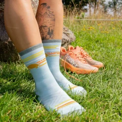 Darn Tough Women's Pacer Micro Crew Ultra-Lightweight With Cushion Glacier