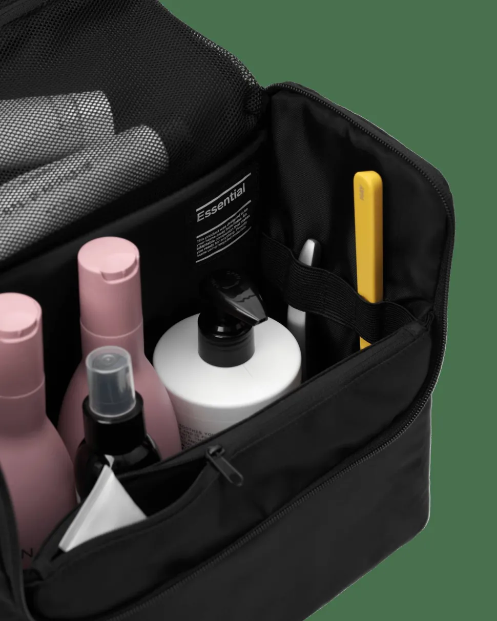 Db Essential Washbag M Black Out