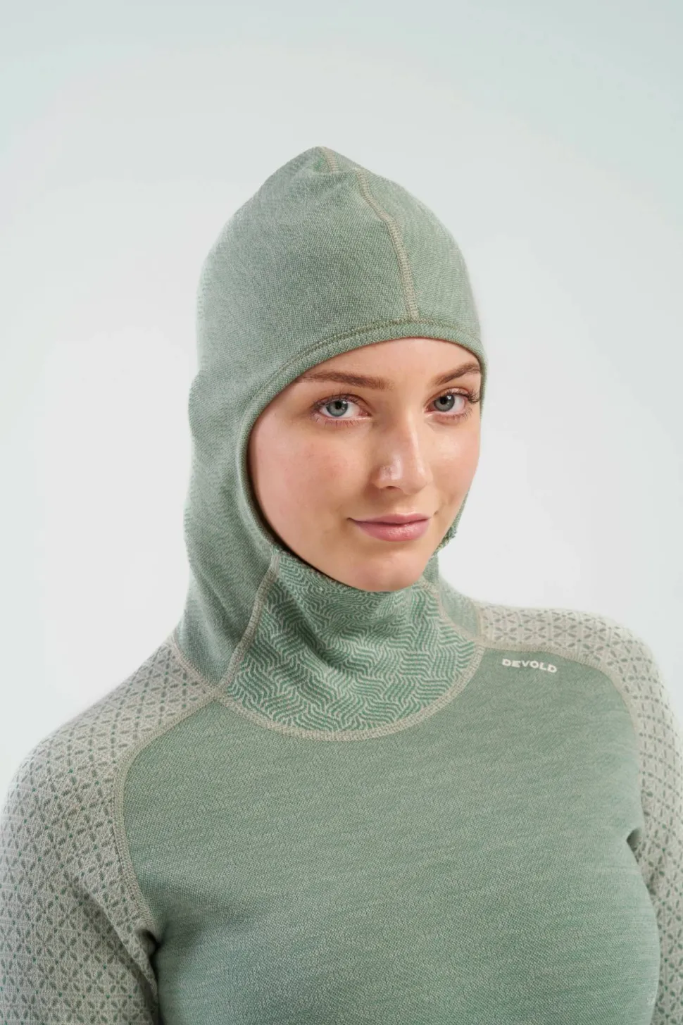 Devold Women's Kvitegga Merino 230 Hoodie Raw White