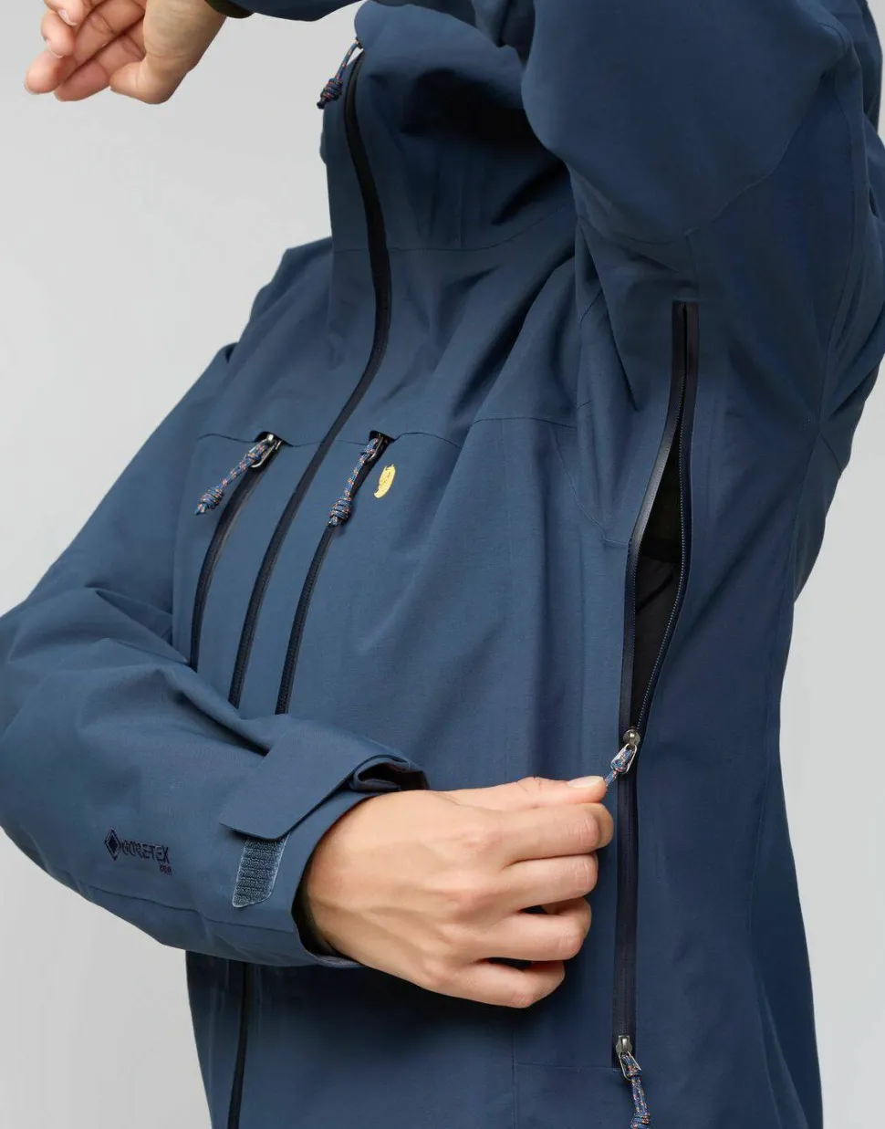 Fjällräven Women's Bergtagen GORE-TEX Pro Jacket Mountain Blue