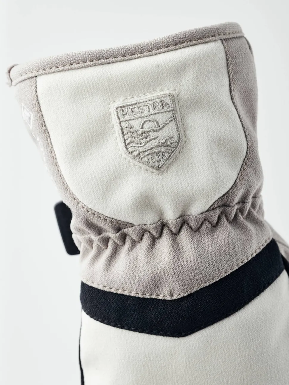 Hestra Juniors' Gore-Tex Atlas 5 Finger Beige