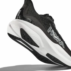 Hoka Women's Mach 6 Black / White