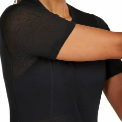 Icebreaker Women's Merino 75 Cool-Lite Featherlight Shortsleeve Crewe Black