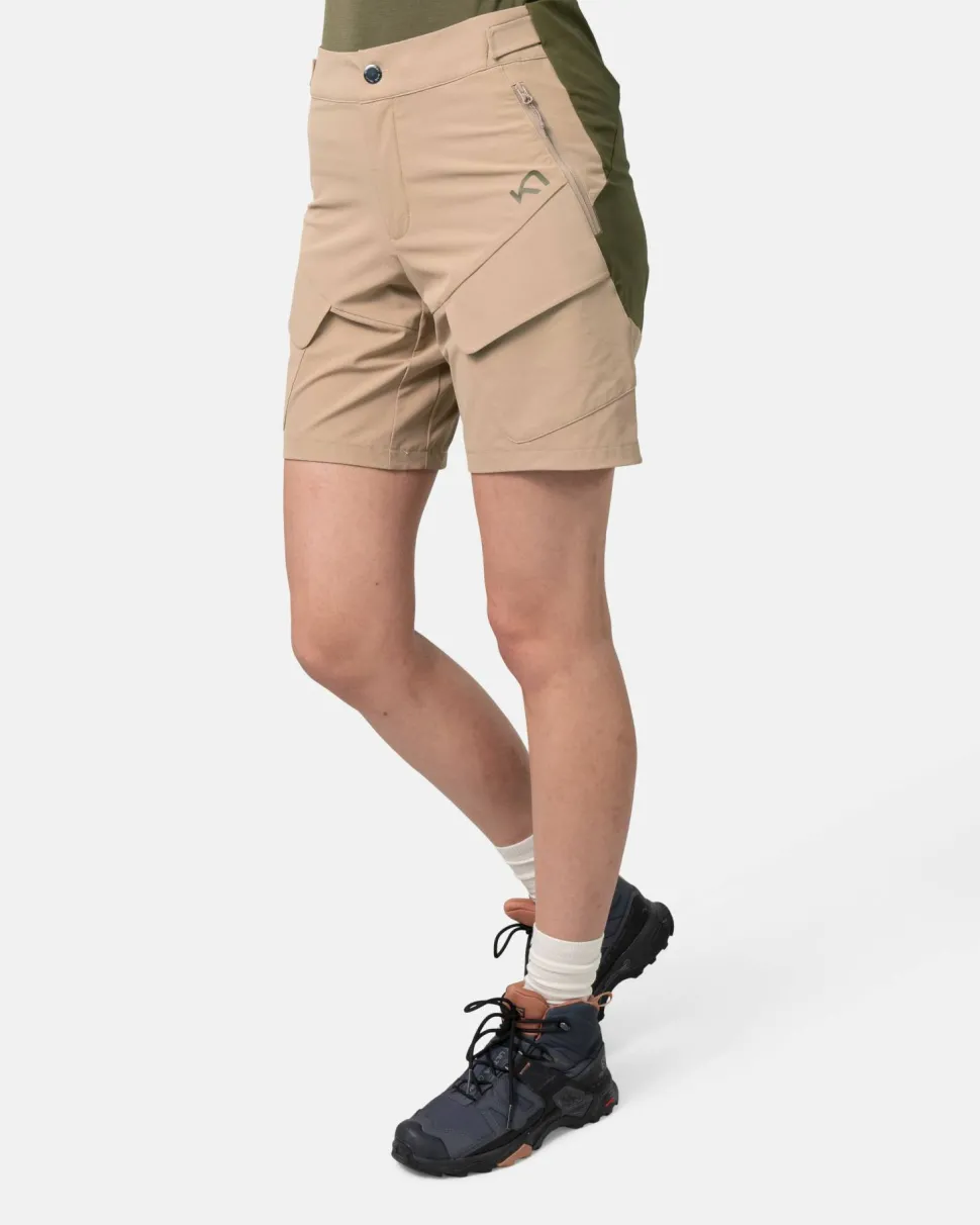 Kari Traa Women's Ane Cargo Shorts Midtone Sand Grey