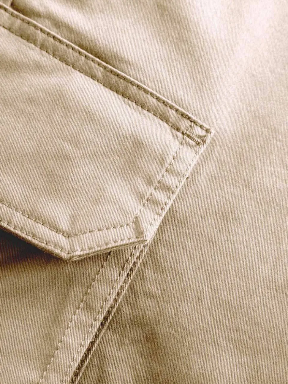 Knowledge Cotton Apparel Men's Cargo Stretched Twill Shorts Light Feather Gray