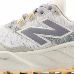 New Balance Women's Freshfoam Hierro V9 Sea Salt / White Peach