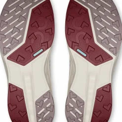 On Women's Cloudsurfer Trail 2 Lily/Gardenia