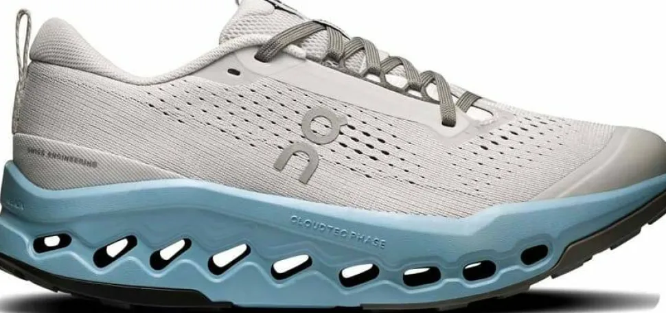 On Women's Cloudsurfer Trail 2 Glacier/Dust