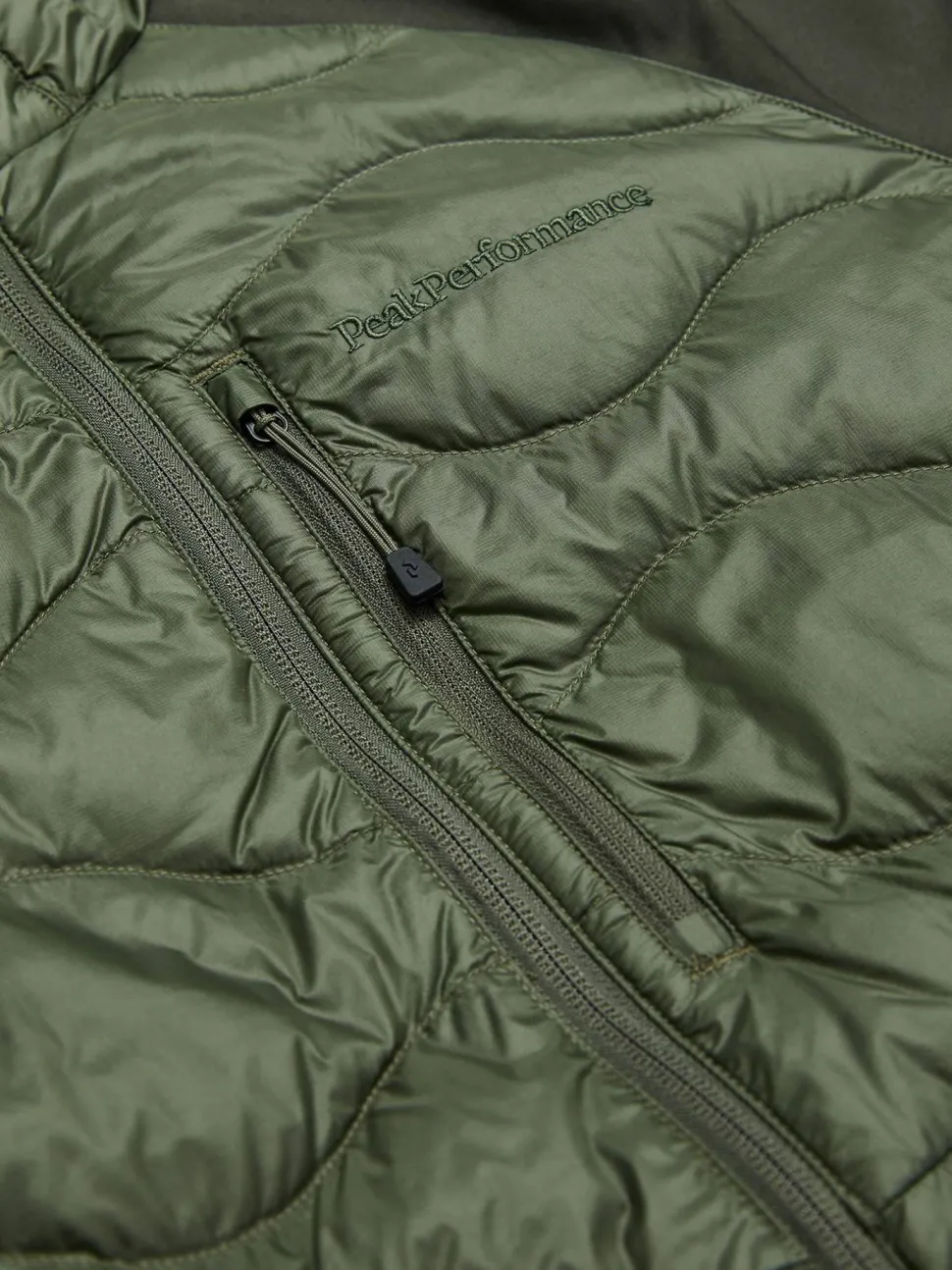 Peak Performance Men's Helium Down Hybrid Hood Pine Needle