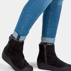 Pomar Women's Kallio GORE-TEX Ankle Boot Black Suede(fur L) Curling