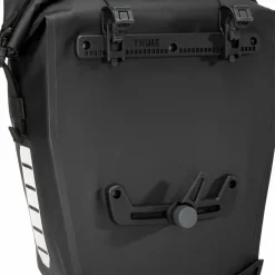 Thule Shield Pannier 22L Black