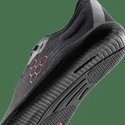 Vivobarefoot Men's Primus Flow Obsidian/Cherry Tomato