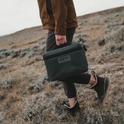 Yeti Daytrip 9L Insulated Box Classic Navy